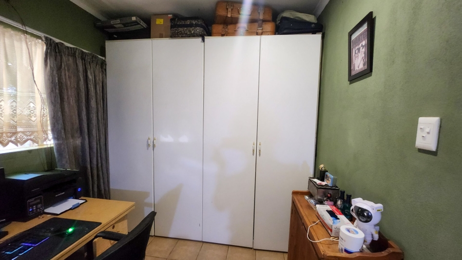 4 Bedroom Property for Sale in Flamwood North West